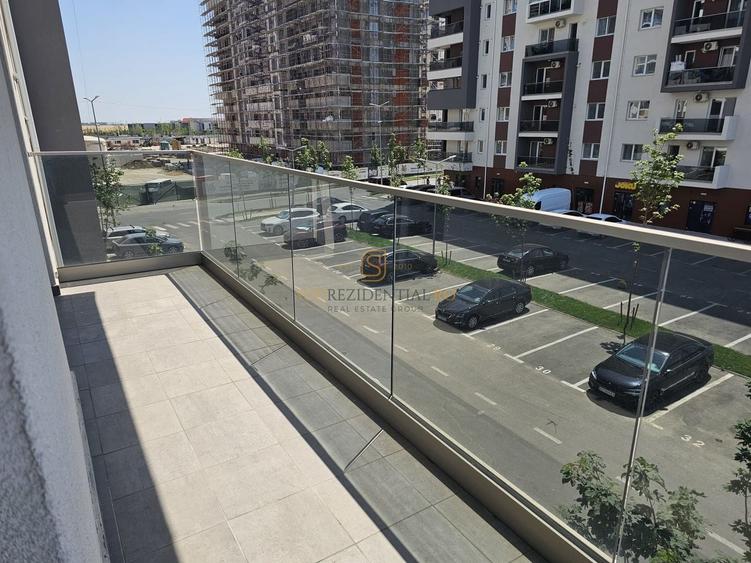 Apartament cu 3 camere decomandat în Metalurgiei