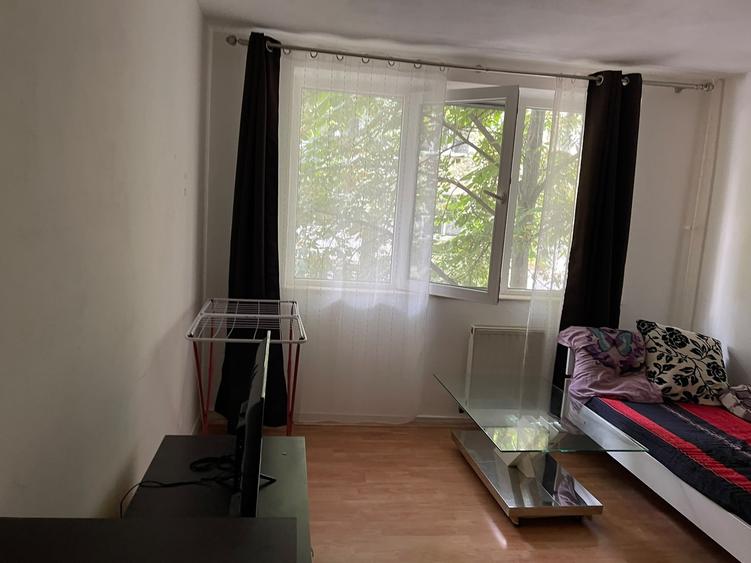 Apartament cu 2 camere decomandat în Politehnica
