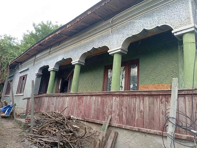 Casă cu 5 camere cu Teren 1023 Mp în Frătești