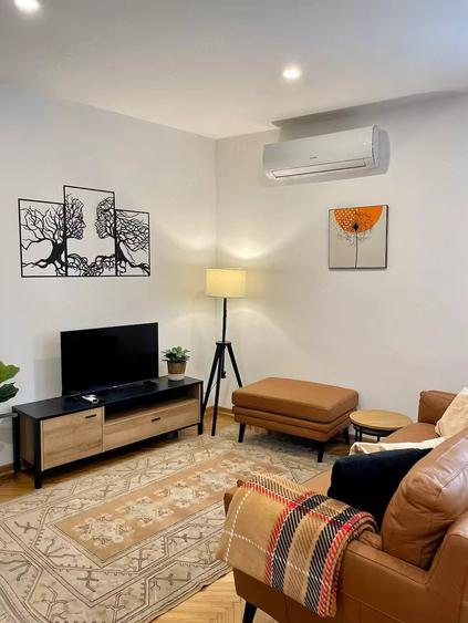 Apartament cu 3 camere decomandat în Titan
