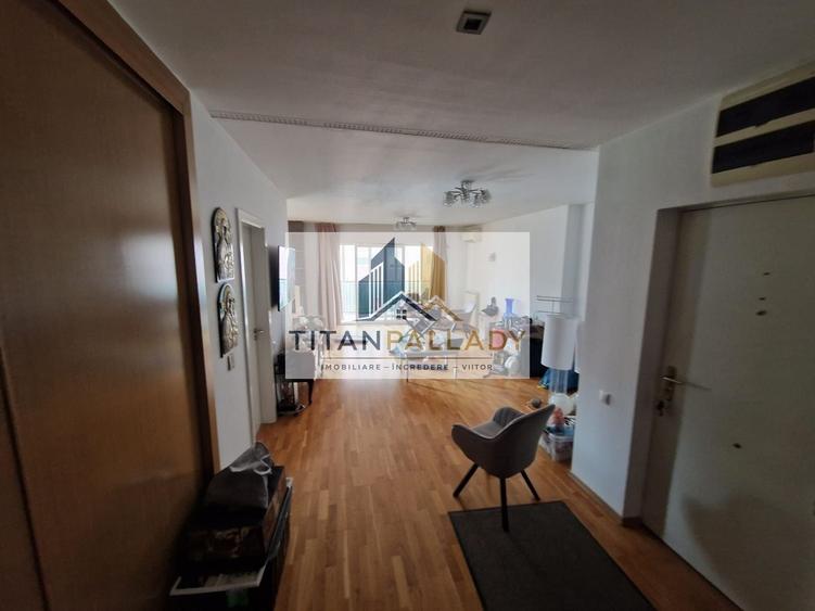 Apartament cu 3 camere decomandat în Nord-Est