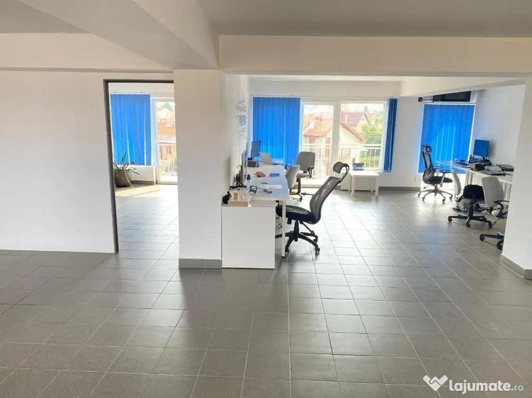 Spațiu comercial, de 90 mp, în Bujac