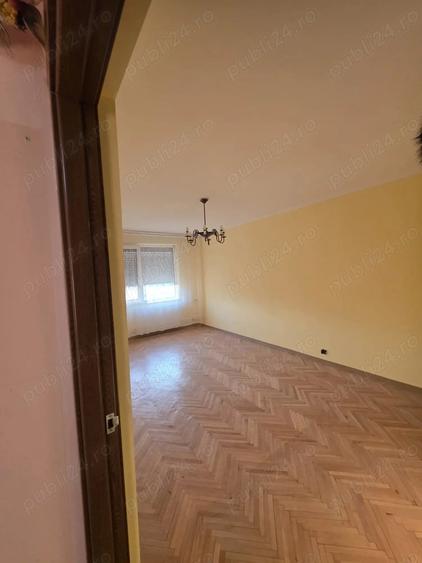 Apartament cu 3 camere decomandat în Rogerius