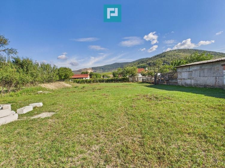 Casă individuală cu 5 camere cu Canalizare în Șiria