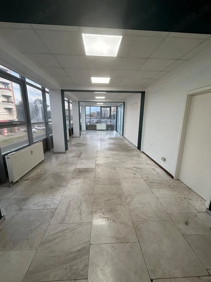 Spațiu comercial, de 80 mp, în Central