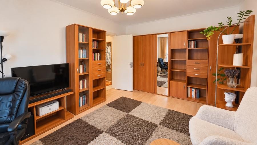 Apartament cu 2 camere decomandat în Berceni
