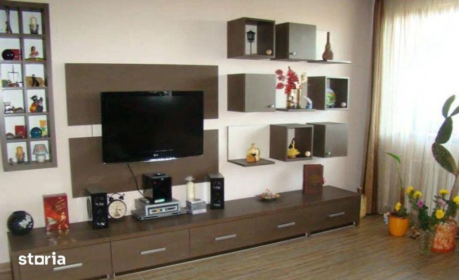 Casă cu 5 camere cu Teren 213 Mp în Militari