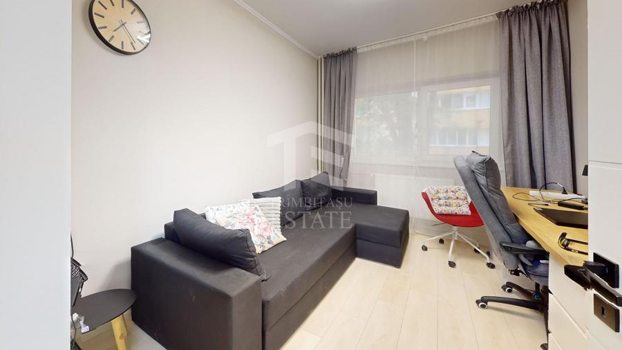 Apartament cu 3 camere decomandat, mobilat în Tei