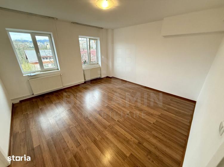 Apartament cu 2 camere decomandat în Hărmanului
