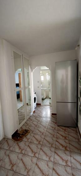 Apartament cu 2 camere decomandat în CET