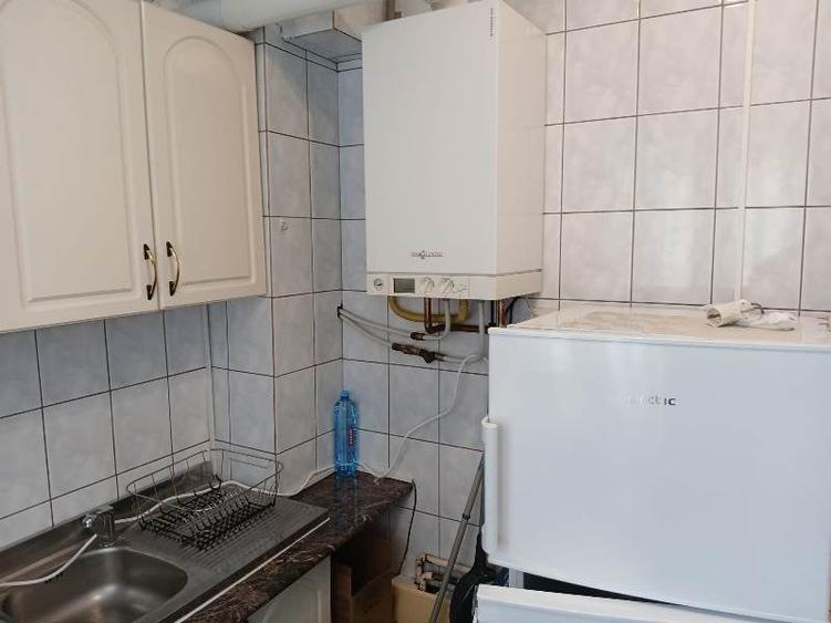 Garsonieră decomandată în P-ța Romană