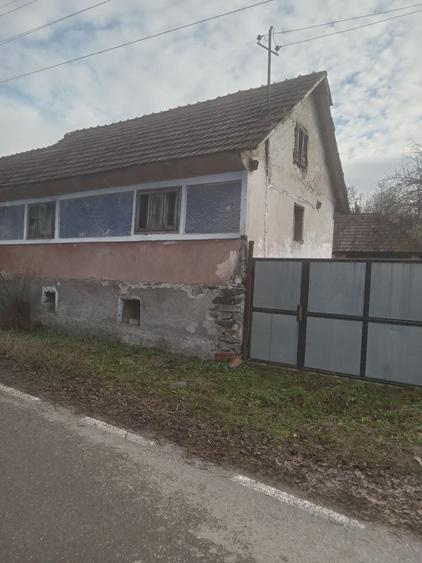 Casă cu 4 camere în Criștioru de Jos