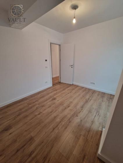 Apartament cu 5 camere decomandat în Theodor Pallady
