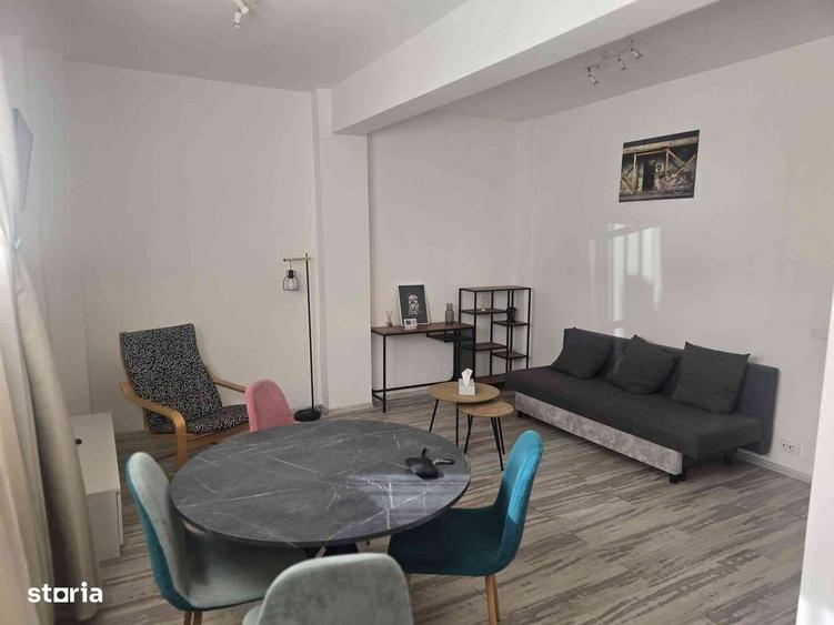 Apartament cu 2 camere, mobilat în Central
