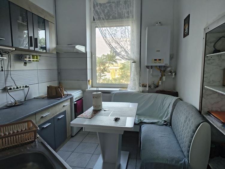 Apartament cu 2 camere decomandat, mobilat în P-ța Ovidiu