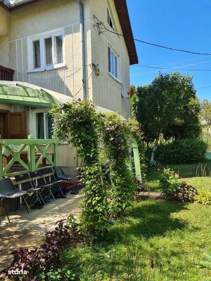 Casă cu 4 camere în Brebi