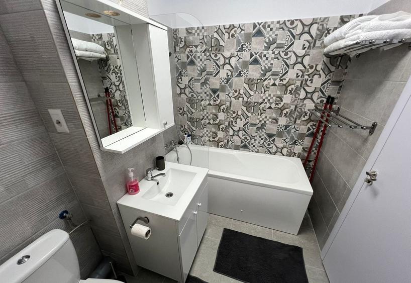 Apartament cu 2 camere decomandat în Titan
