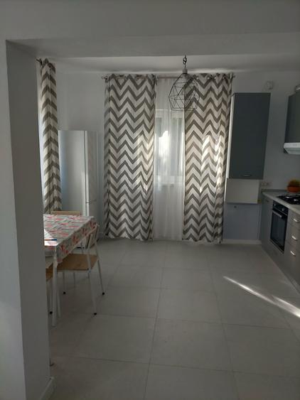 Apartament cu 3 camere în Valea Adâncă