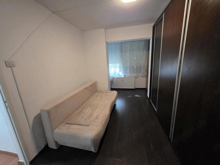 Apartament cu 3 camere semidecomandat în Cetății