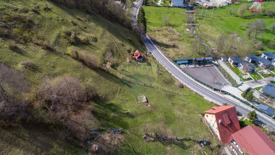 Teren Construcții intravilan de 5735 mp, în Moieciu
