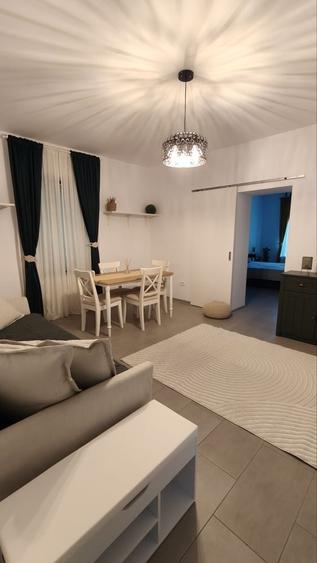 Apartament cu 2 camere decomandat în Centrul Istoric