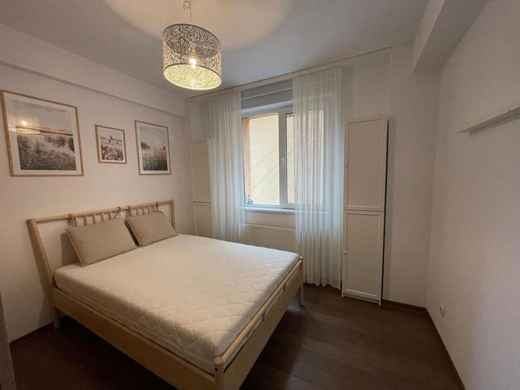 Apartament cu 2 camere decomandat, mobilat în Central
