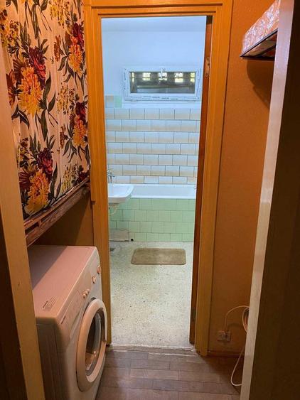 Apartament cu 3 camere semidecomandat în Militari