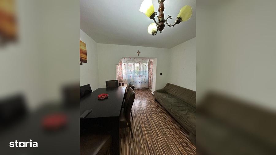 Apartament cu 3 camere decomandat în 9 Mai