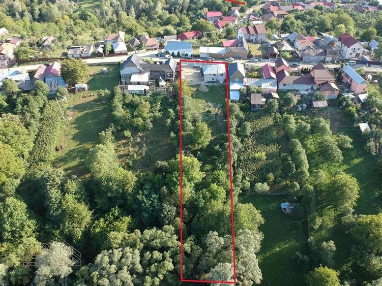 Casă cu 4 camere cu Teren 2400 Mp în Păulești