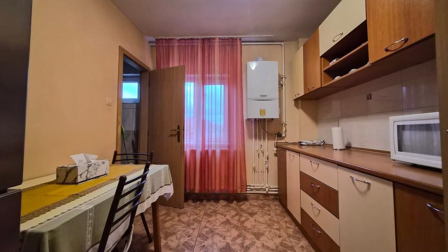 Apartament cu 2 camere semidecomandat în Inel II