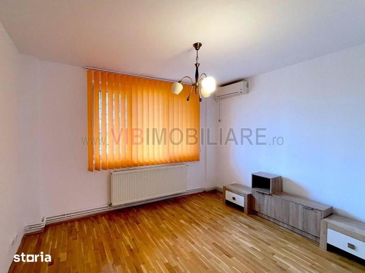 Apartament cu 3 camere semidecomandat, mobilat în 1 Mai