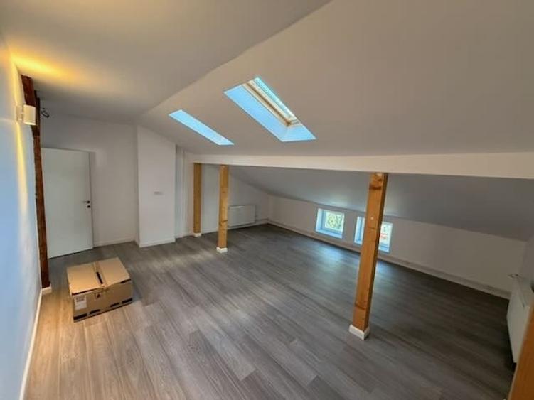 Apartament cu 6 camere decomandat, mobilat în Clucerului
