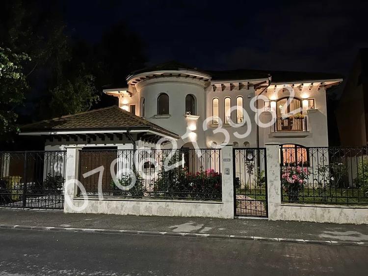 Casă individuală cu 6 camere cu Canalizare în Pipera