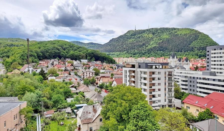 Apartament cu 2 camere decomandat în Astra