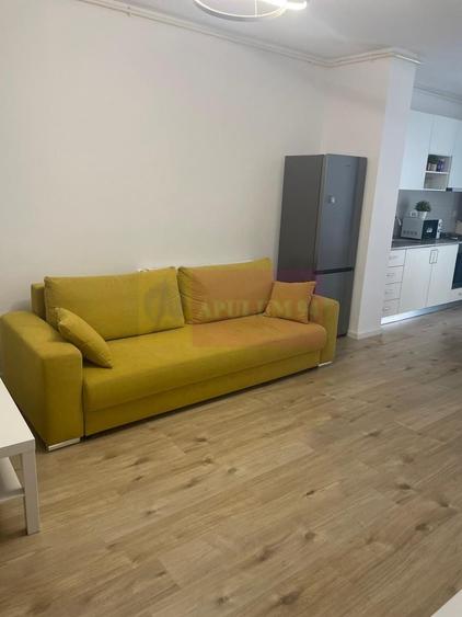 Apartament cu 2 camere semidecomandat, mobilat în Prelungirea Ghencea