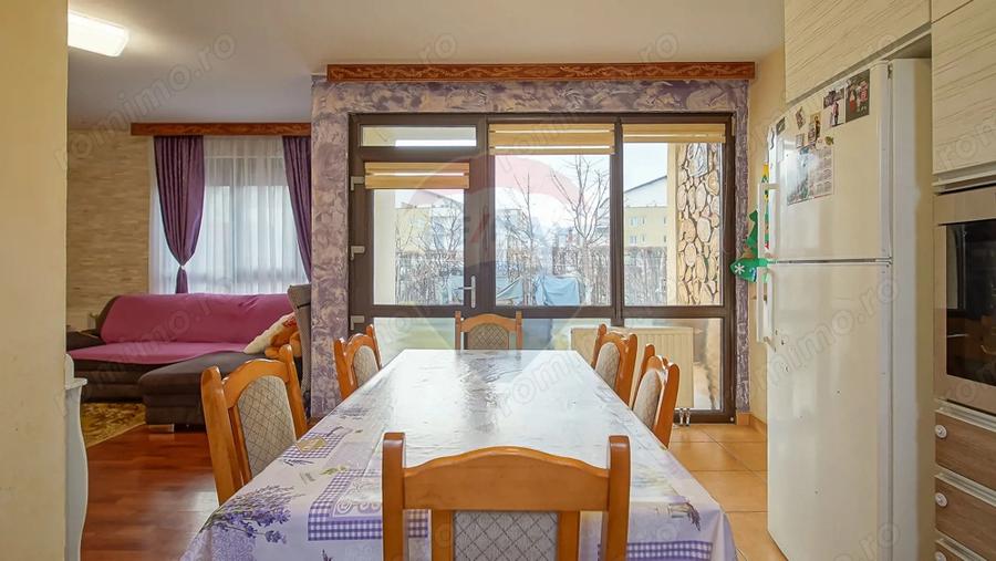 Casă cu 4 camere cu Teren 443 Mp în Tractorul