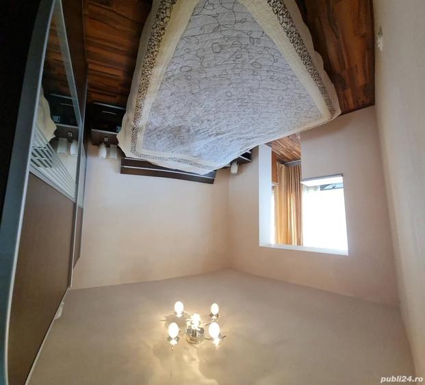 Apartament cu 4 camere decomandat în Tractorul