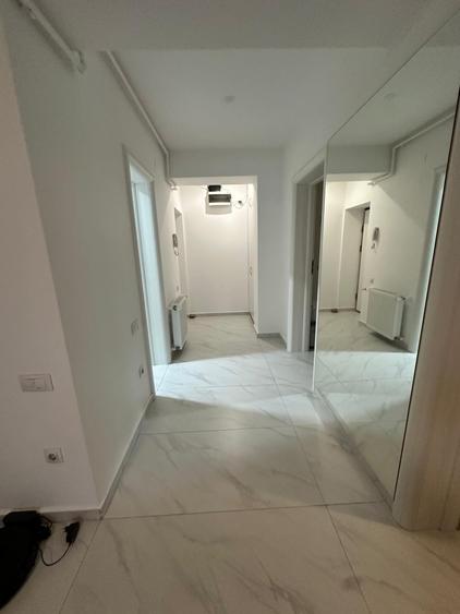 Apartament cu 4 camere semidecomandat în Bragadiru