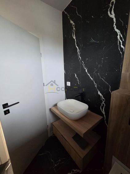 Casă individuală cu 4 camere cu Canalizare în Central
