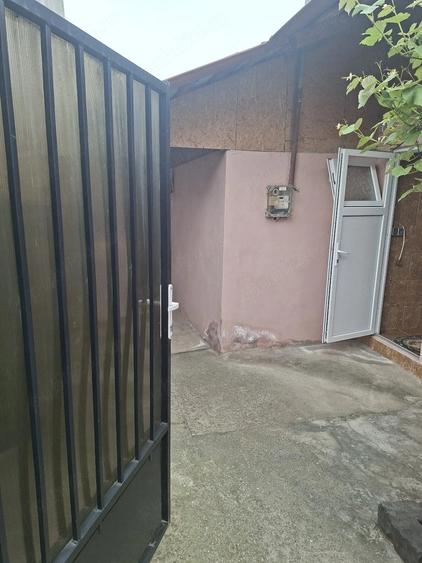 Casă cu 2 camere cu Teren 390 Mp în Central