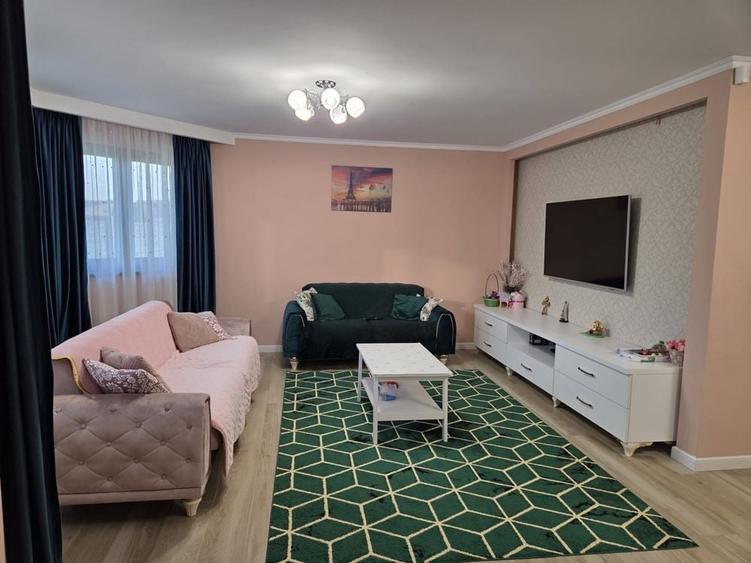 Casă cu 4 camere cu Teren 800 Mp în Strejnicu