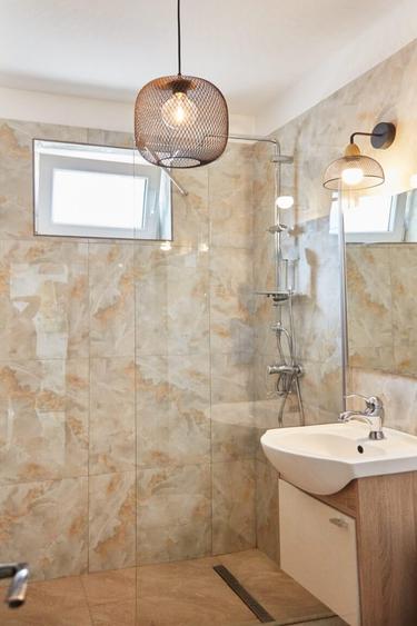 Apartament cu 3 camere decomandat, mobilat în City Park Mall