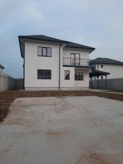 Casă individuală cu 4 camere cu Teren 400 Mp în Bâcu