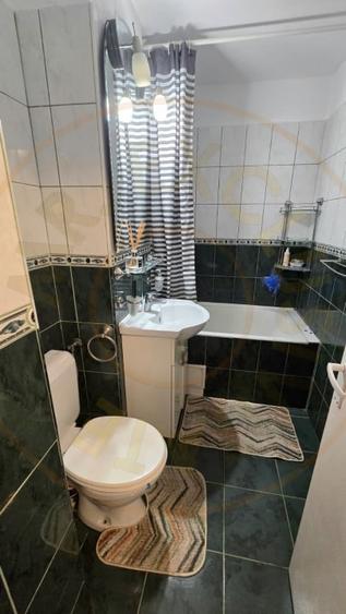 Apartament cu 3 camere decomandat, mobilat în Micro 16