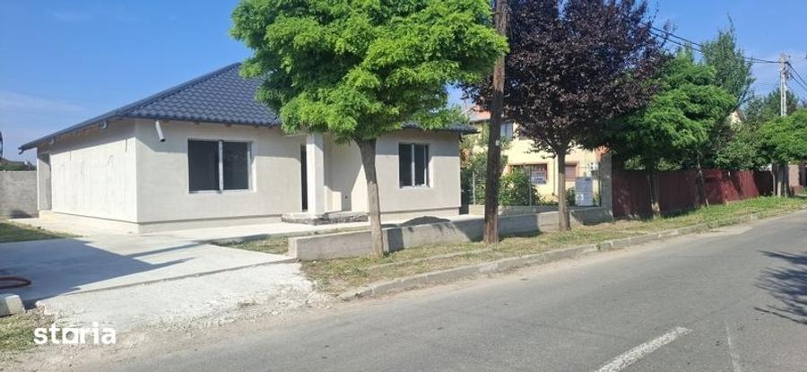 Casă cu 3 camere cu Teren 130 Mp în Sud