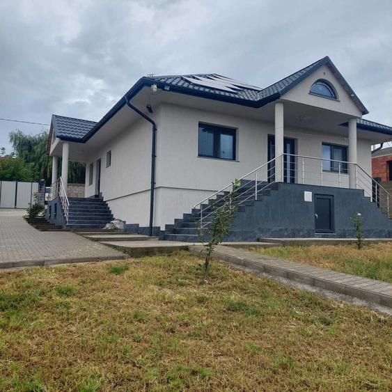 Casă cu 4 camere în Șcheia