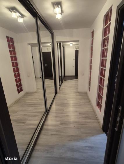 Apartament cu 4 camere în Central