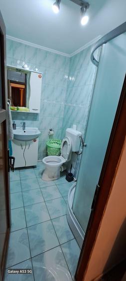 Apartament cu 4 camere decomandat în Rahova