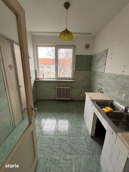 Apartament cu 3 camere în Calea București