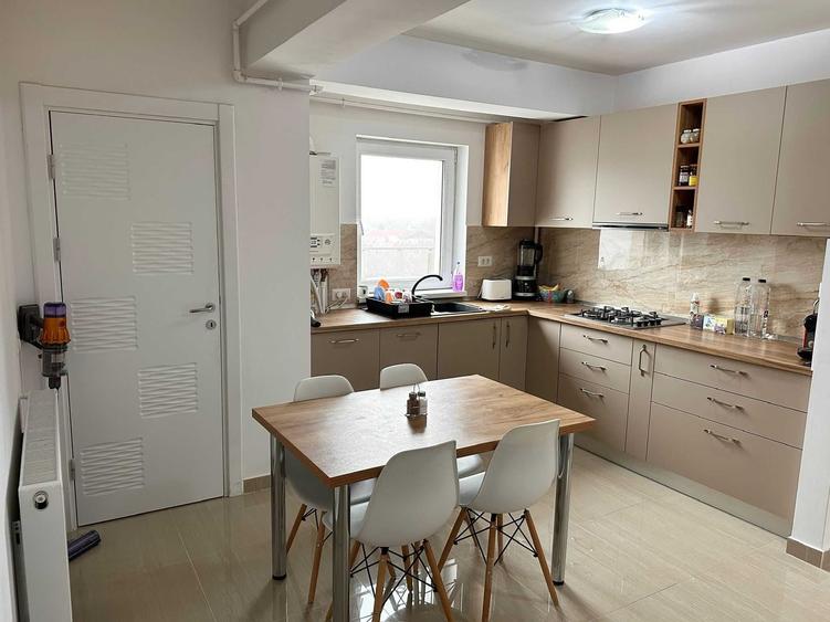 Apartament cu 2 camere decomandat în Colentina